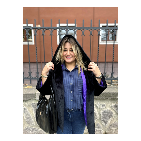 Kürk Siyah Kapşonlu